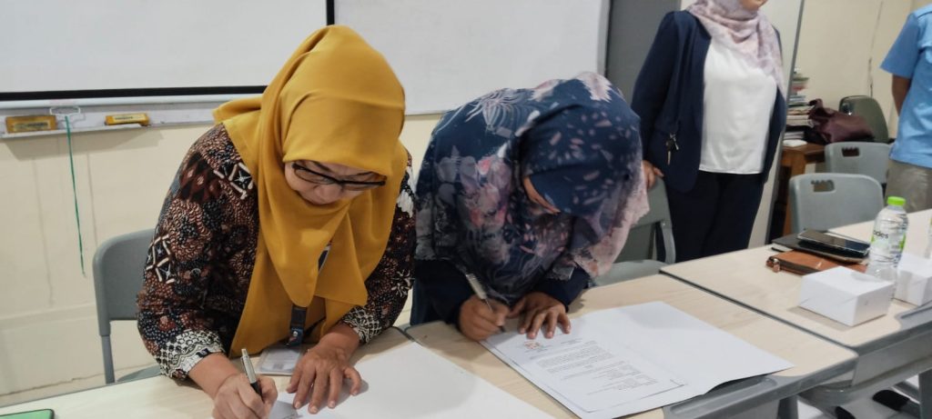 Penandatanganan kerjasama Politeknik Piksi dan YPKS untuk Workshop Koding dan Kecerdasan