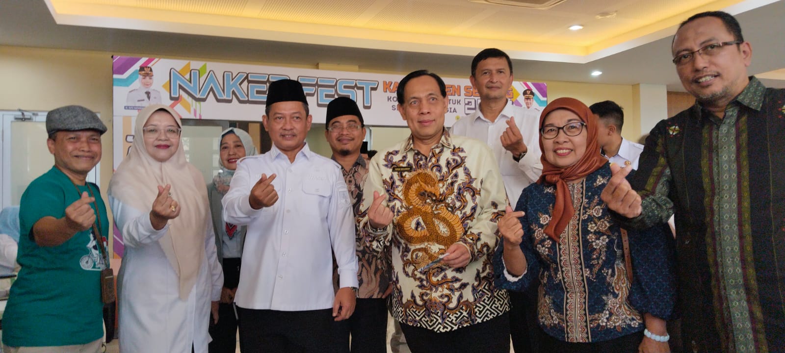 poto bersama direktur politeknik piksi input serang dengan wakil bupati kab. serang