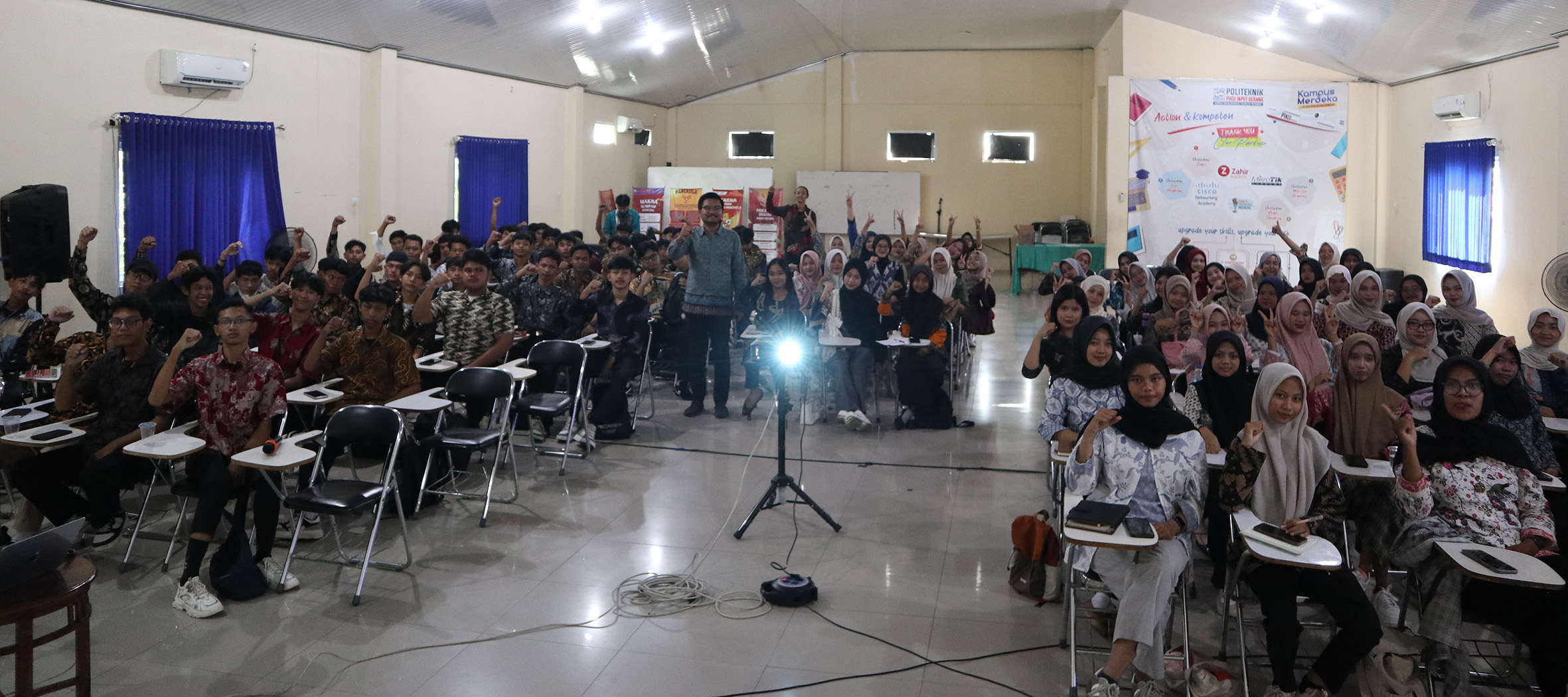 kuliah umum bertema Pengembangan Karakter dan Budaya pada 19 November 2025