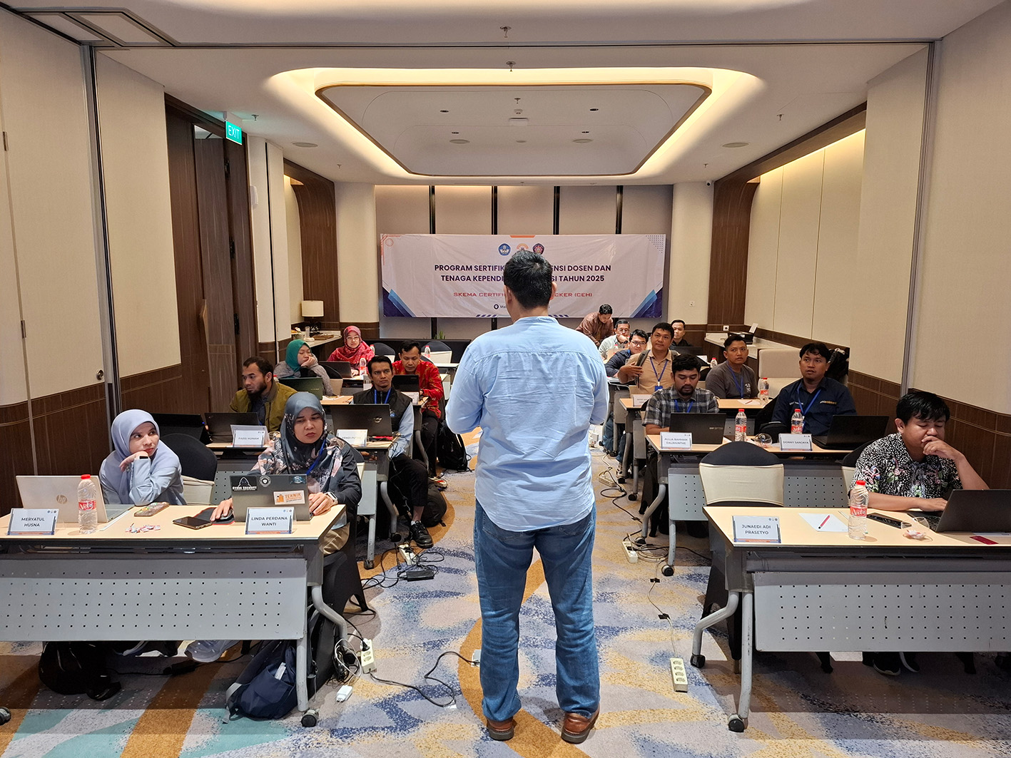 Dosen Politeknik Piksi Input Serang Lulus Sertifikasi CEH V13 | PIS