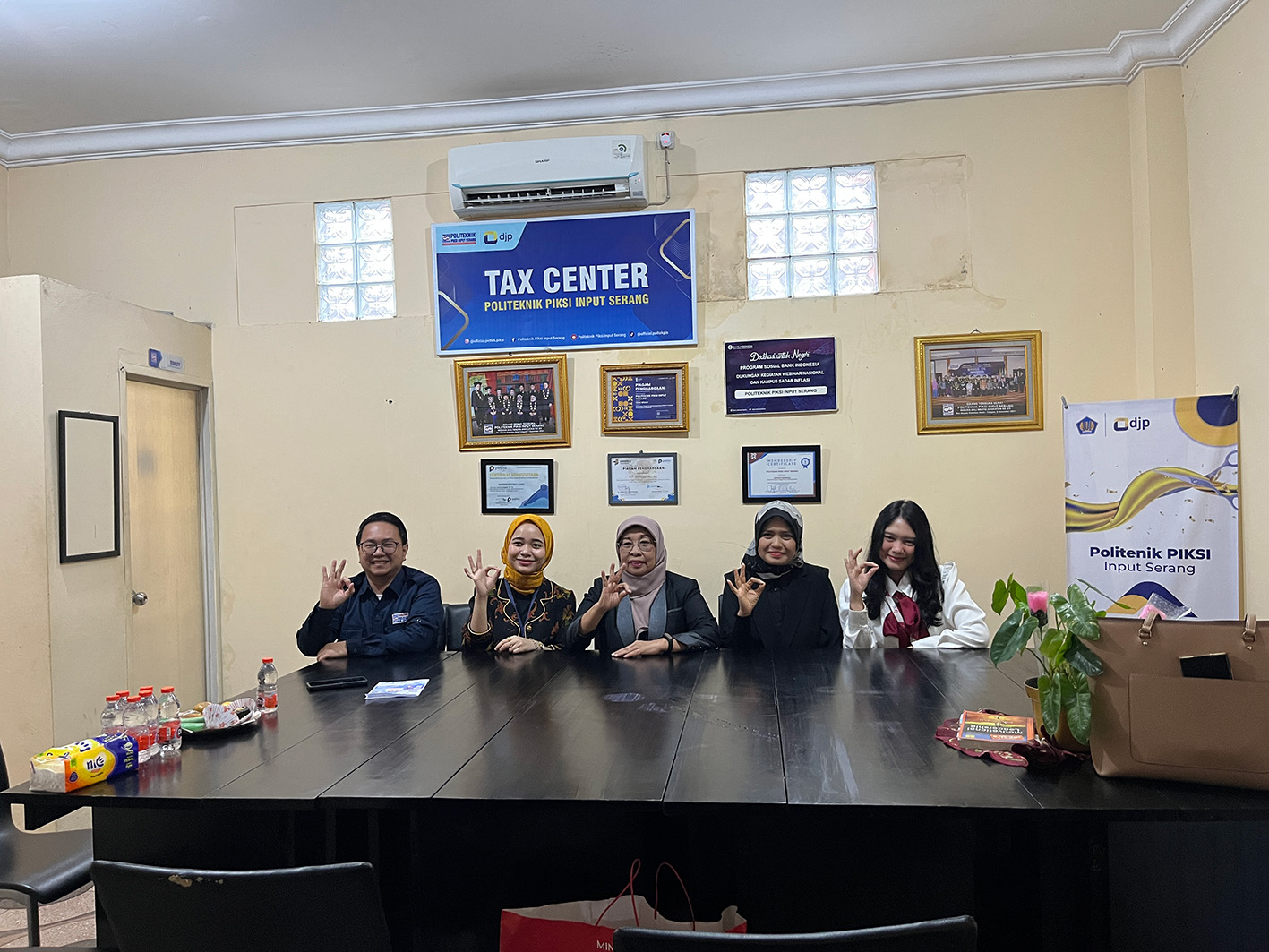 Politeknik Piksi Input Serang menggelar Sekolah Pasar Modal bersama BEI, OJK Banten, dan NH Korindo Sekuritas untuk meningkatkan literasi investasi mahasiswa.