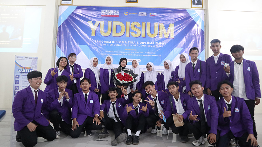 Pelaksanaan Yudisium 2026 Politeknik Piksi Input Serang di aula kampus program studi manajemen infrmatika
