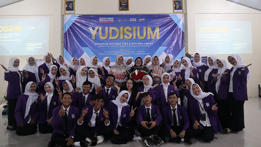 Pelaksanaan Yudisium 2026 Politeknik Piksi Input Serang di aula kampus program studi akuntansi perpajakan dan akuntansi